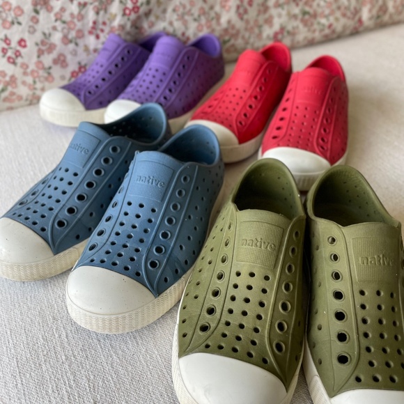 Native Shoes - Child’s 11 - Picture 3 of 3